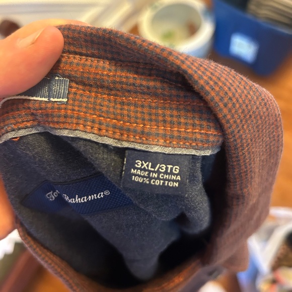 Tommy Bahama %100 cotton - Picture 3 of 3